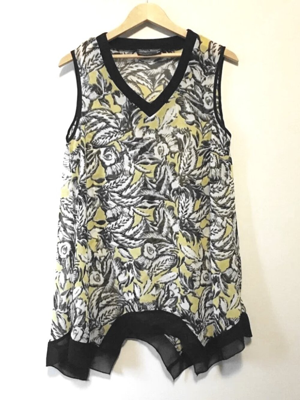 Tango Mango Yellow Black & White Floral Handkerchief Hem V-Neck Top Medium